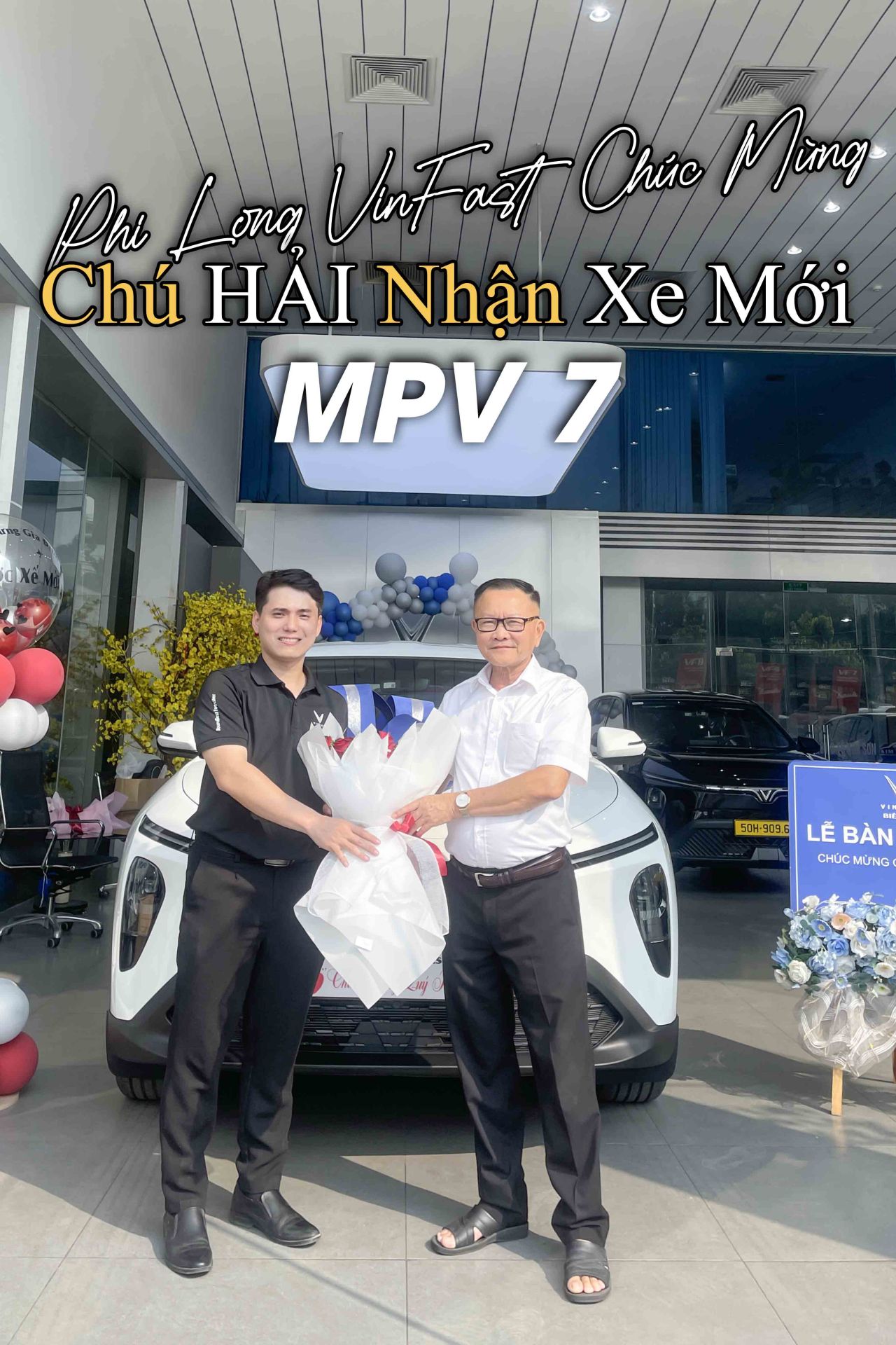 Khách hàng nhận xe VinFast
